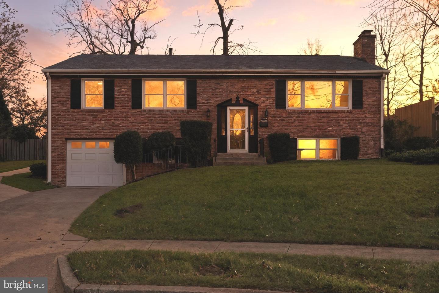 7923 KARL RD, ALEXANDRIA, Virginia 22308, 4 Bedrooms Bedrooms, ,3 BathroomsBathrooms,Residential,For sale,7923 KARL RD,VAFX2279060 MLS # VAFX2279060 7923 KARL RD, ALEXANDRIA, Virginia 22308, 4 Bedrooms Bedrooms, ,3 BathroomsBathrooms,Residential,For sale,7923 KARL RD,VAFX2279060 MLS # VAFX2279060