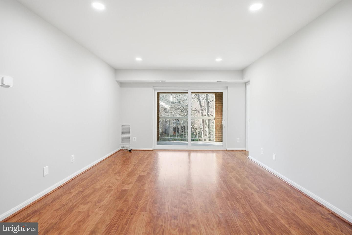 5902 COVE LANDING RD #202, BURKE, Virginia 22015, 2 Bedrooms Bedrooms, ,2 BathroomsBathrooms,Residential,For sale,5902 COVE LANDING RD #202,VAFX2279540 MLS # VAFX2279540