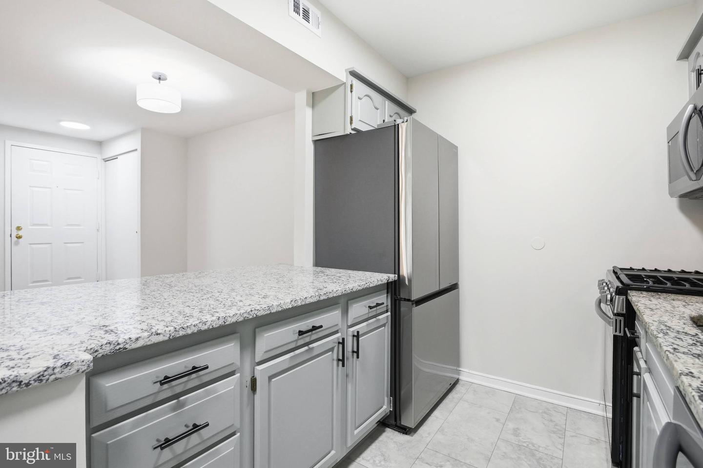 5902 COVE LANDING RD #202, BURKE, Virginia 22015, 2 Bedrooms Bedrooms, ,2 BathroomsBathrooms,Residential,For sale,5902 COVE LANDING RD #202,VAFX2279540 MLS # VAFX2279540