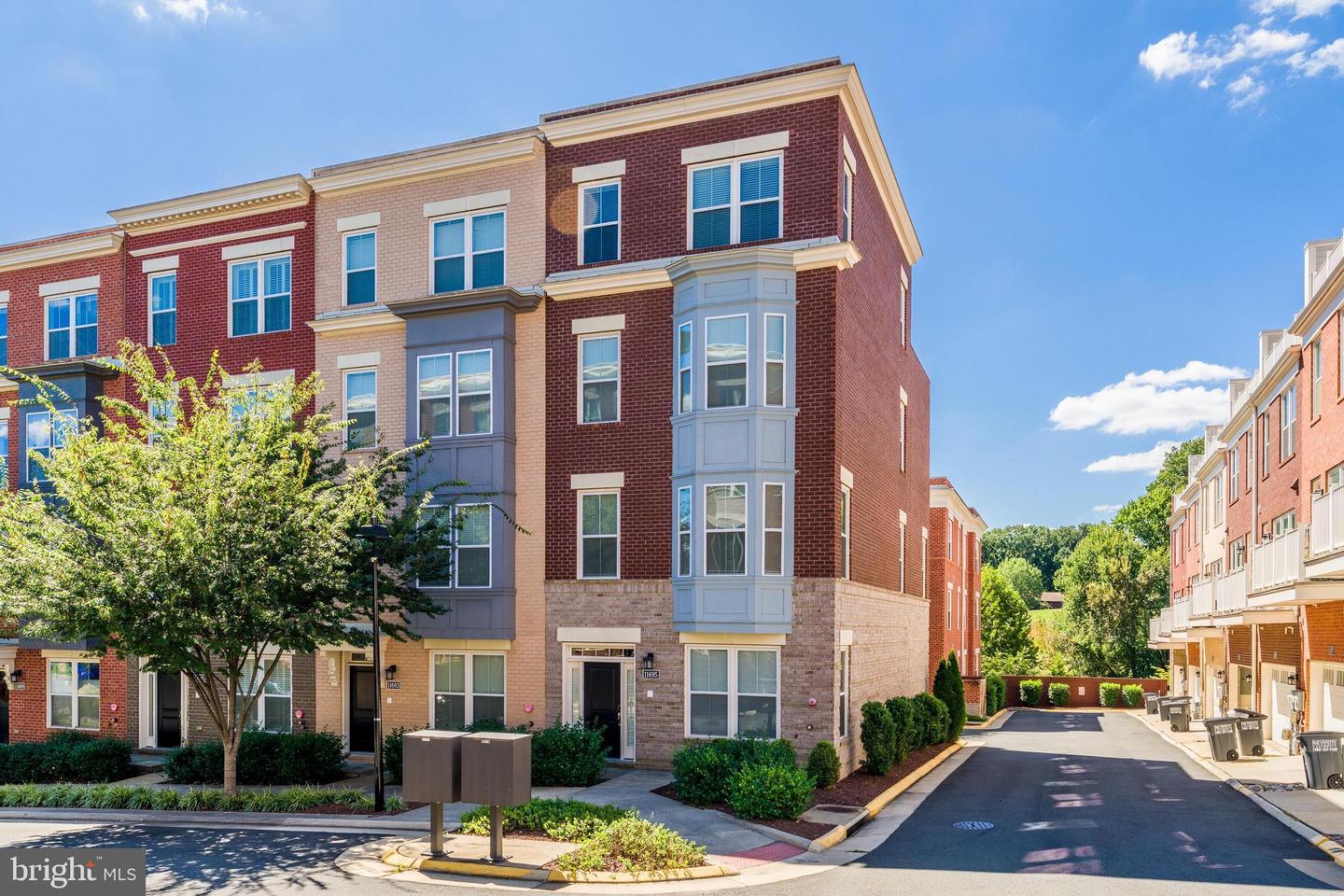 11695 SUNRISE SQUARE PL, RESTON, Virginia 20191, 4 Bedrooms Bedrooms, ,4 BathroomsBathrooms,Residential,For sale,11695 SUNRISE SQUARE PL,VAFX2279552 MLS # VAFX2279552