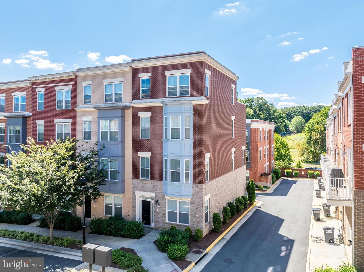 11695 SUNRISE SQUARE PL, RESTON, Virginia 20191, 4 Bedrooms Bedrooms, ,4 BathroomsBathrooms,Residential,For sale,11695 SUNRISE SQUARE PL,VAFX2279552 MLS # VAFX2279552