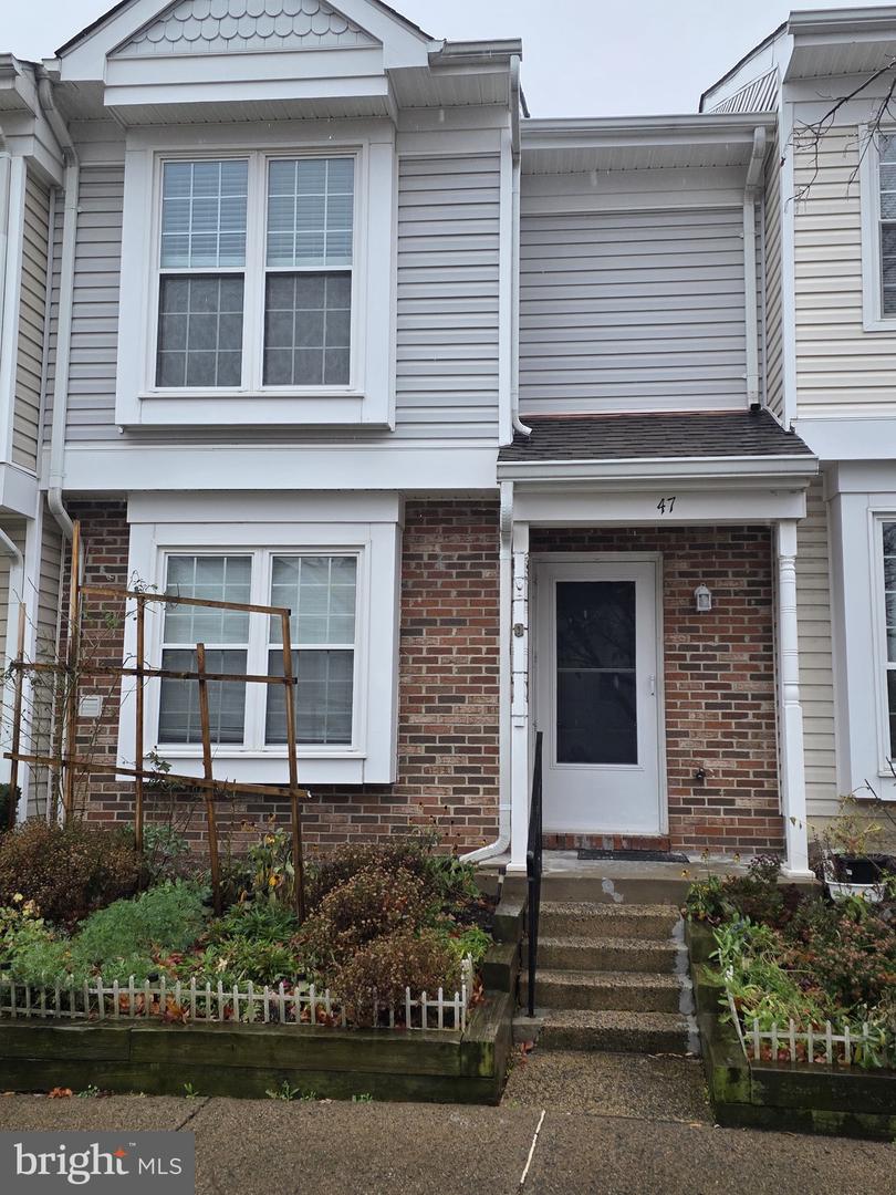 47 ESSEX SQ, STERLING, Virginia 20164, 3 Bedrooms Bedrooms, ,1 BathroomBathrooms,Residential,For sale,47 ESSEX SQ,VALO2111730 MLS # VALO2111730