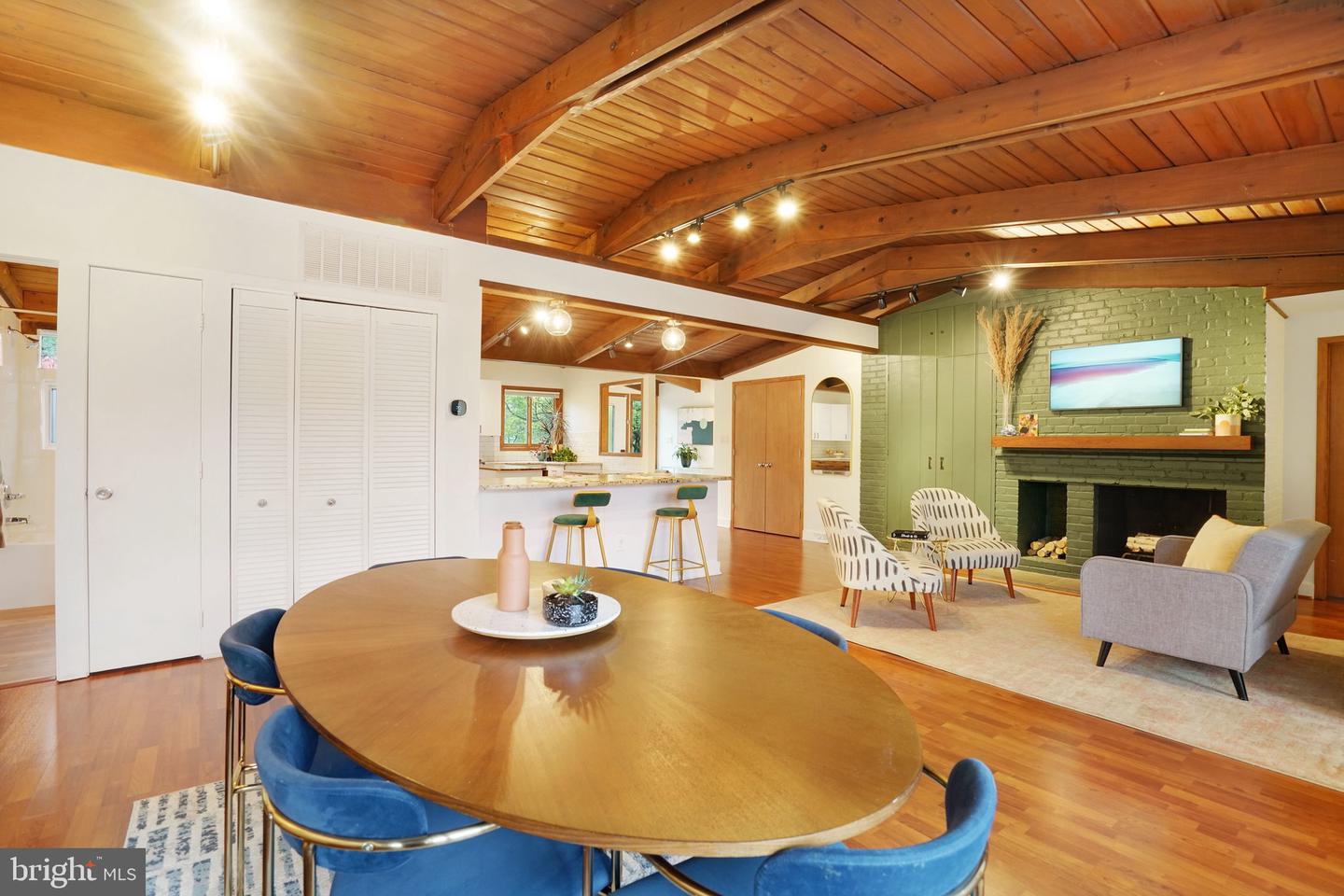 3322 ELM TER, FALLS CHURCH, Virginia 22042, 3 Bedrooms Bedrooms, ,3 BathroomsBathrooms,Residential,For sale,3322 ELM TER,VAFX2280582 MLS # VAFX2280582