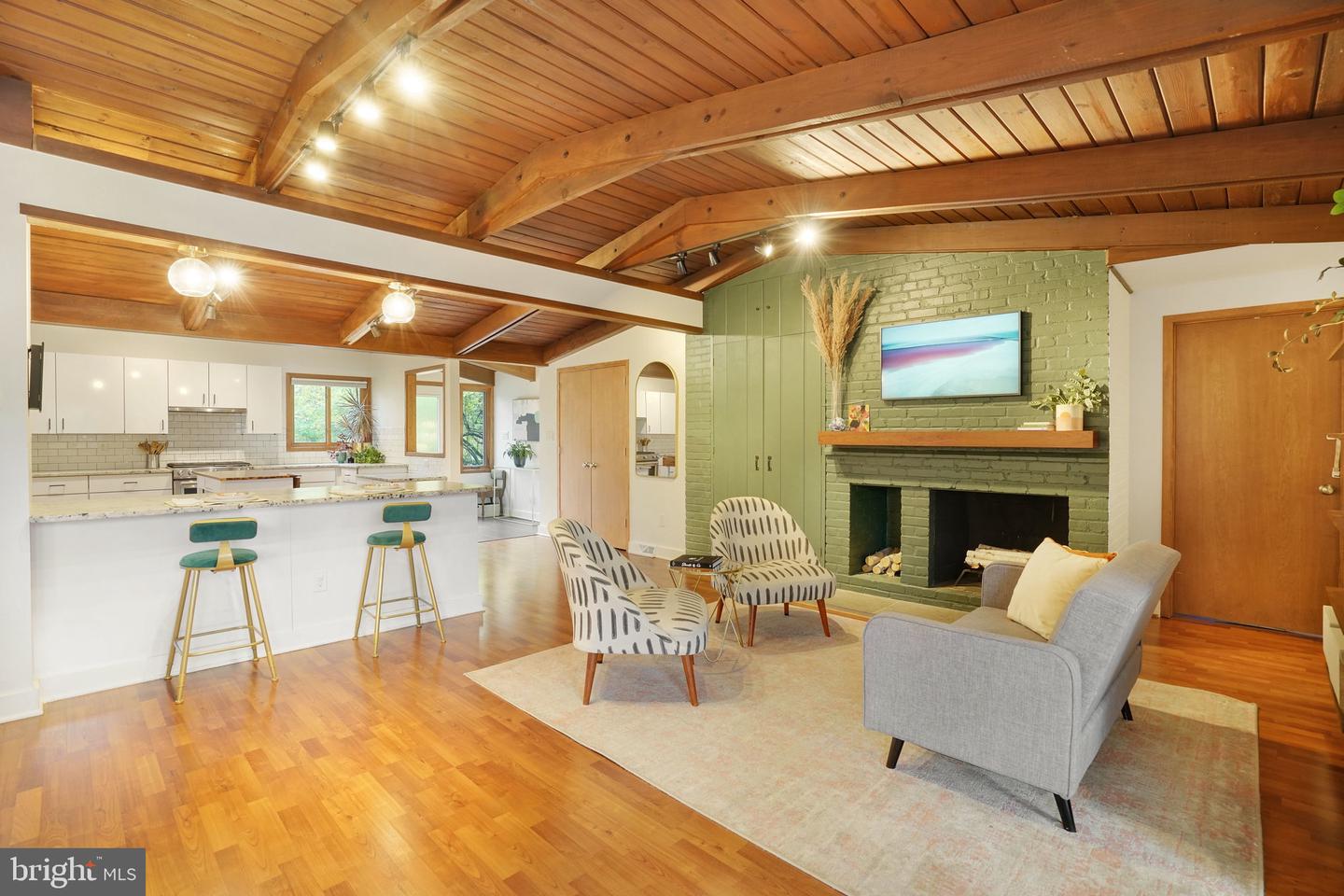 3322 ELM TER, FALLS CHURCH, Virginia 22042, 3 Bedrooms Bedrooms, ,3 BathroomsBathrooms,Residential,For sale,3322 ELM TER,VAFX2280582 MLS # VAFX2280582