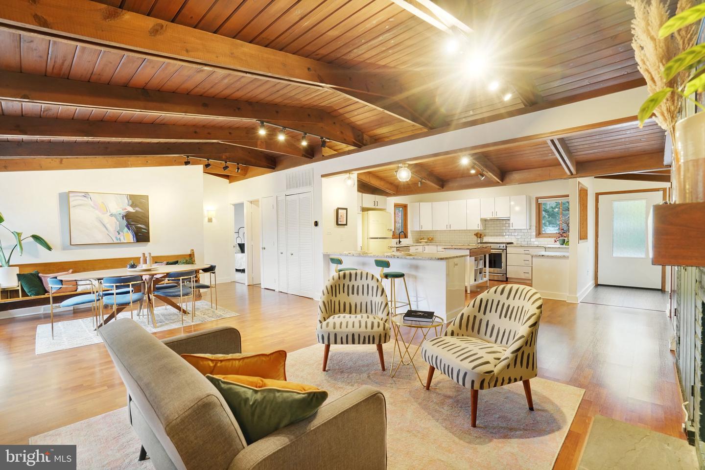 3322 ELM TER, FALLS CHURCH, Virginia 22042, 3 Bedrooms Bedrooms, ,3 BathroomsBathrooms,Residential,For sale,3322 ELM TER,VAFX2280582 MLS # VAFX2280582