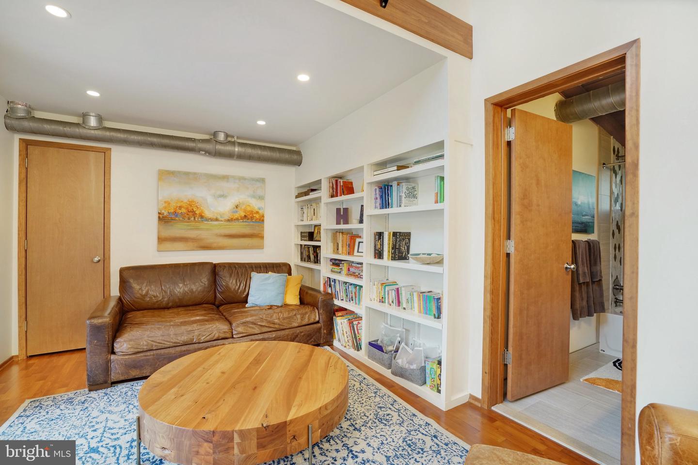 3322 ELM TER, FALLS CHURCH, Virginia 22042, 3 Bedrooms Bedrooms, ,3 BathroomsBathrooms,Residential,For sale,3322 ELM TER,VAFX2280582 MLS # VAFX2280582