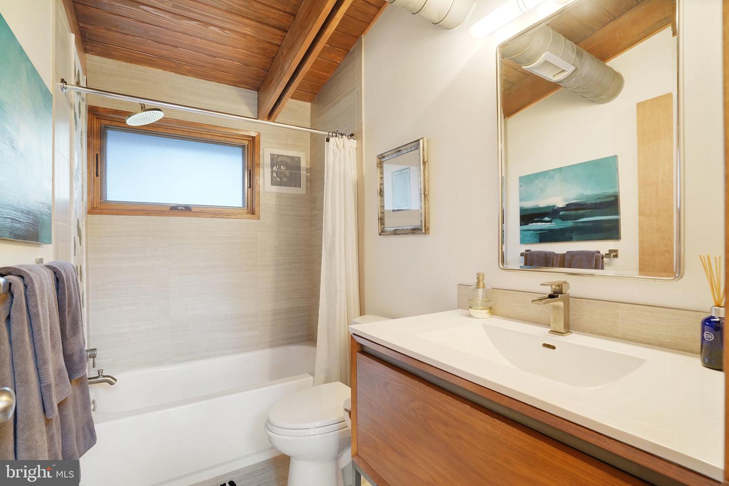 3322 ELM TER, FALLS CHURCH, Virginia 22042, 3 Bedrooms Bedrooms, ,3 BathroomsBathrooms,Residential,For sale,3322 ELM TER,VAFX2280582 MLS # VAFX2280582