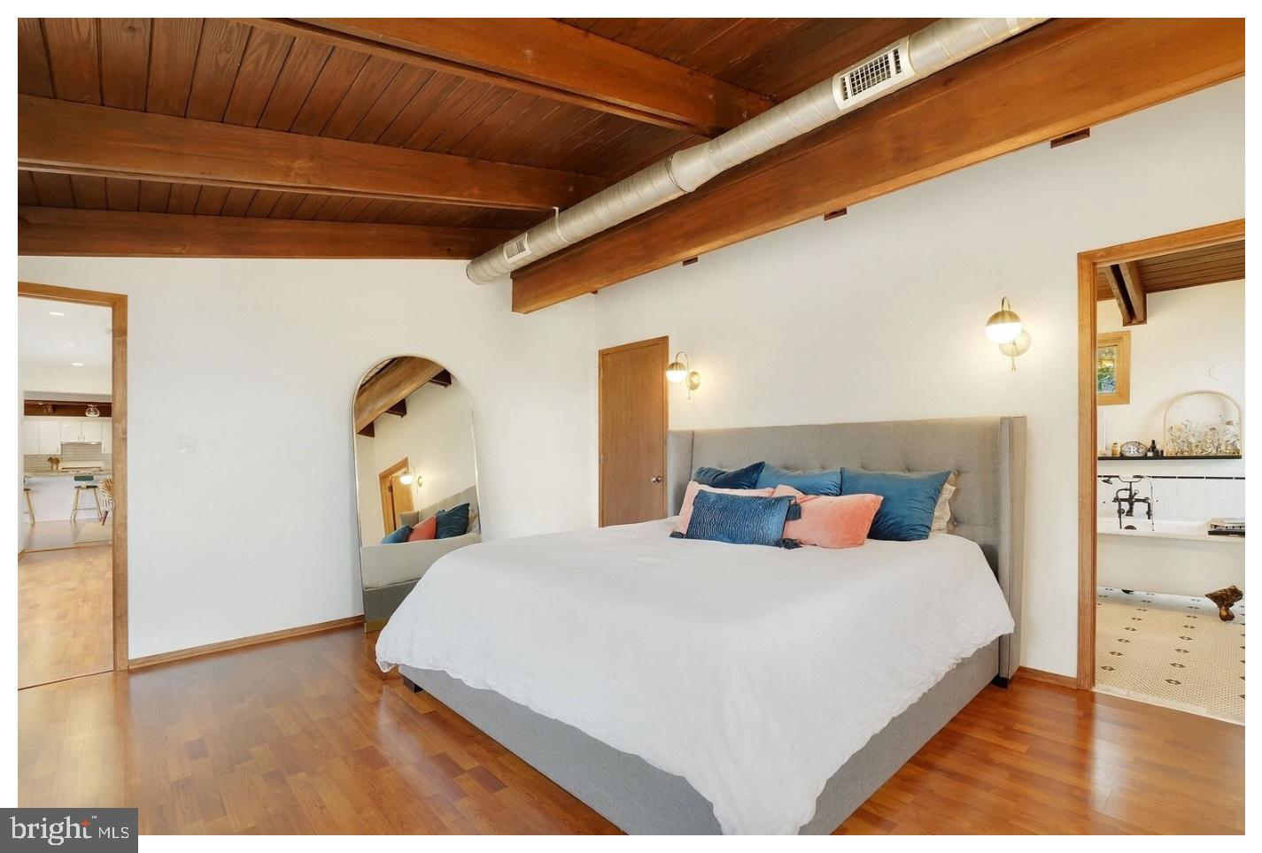 3322 ELM TER, FALLS CHURCH, Virginia 22042, 3 Bedrooms Bedrooms, ,3 BathroomsBathrooms,Residential,For sale,3322 ELM TER,VAFX2280582 MLS # VAFX2280582