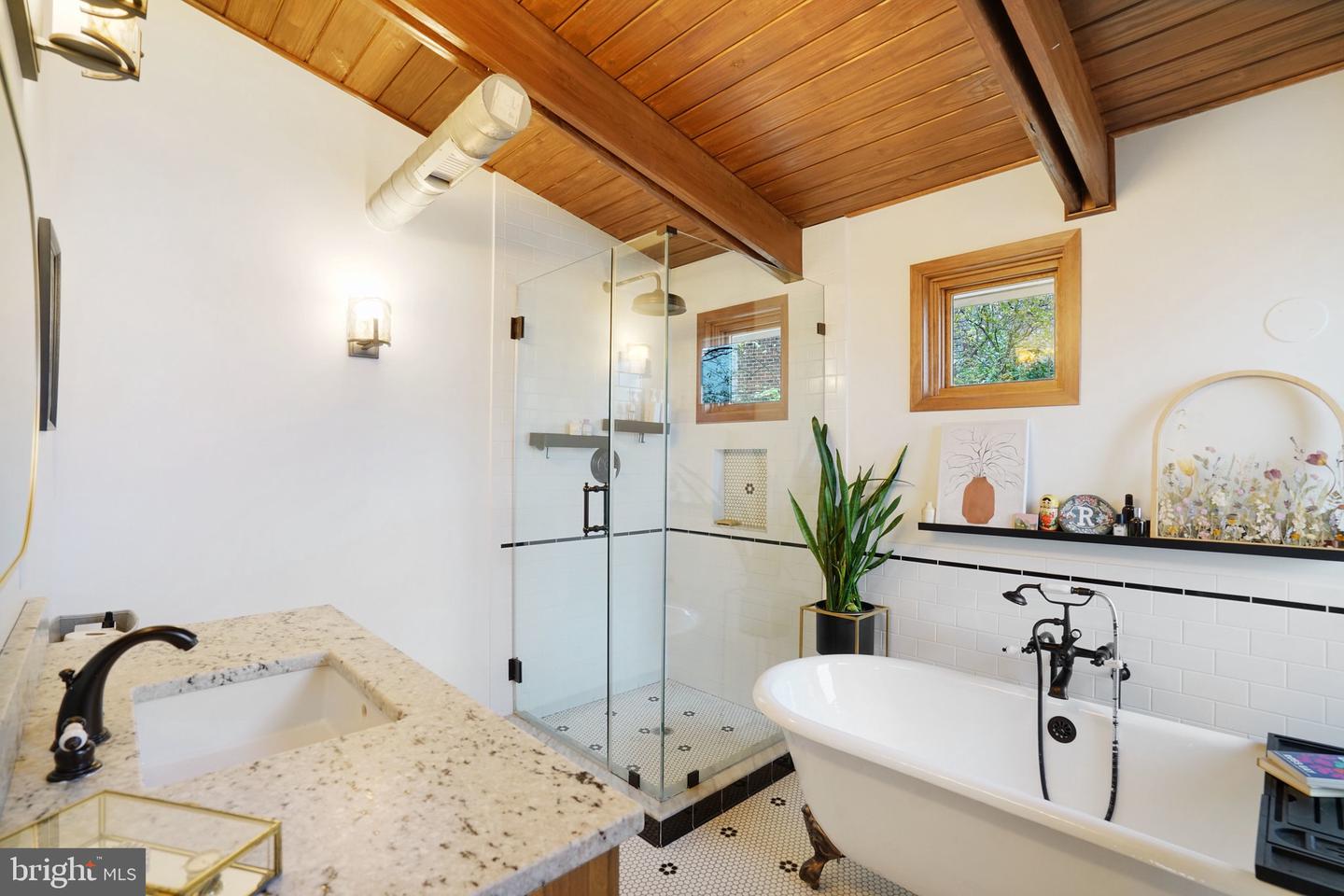 3322 ELM TER, FALLS CHURCH, Virginia 22042, 3 Bedrooms Bedrooms, ,3 BathroomsBathrooms,Residential,For sale,3322 ELM TER,VAFX2280582 MLS # VAFX2280582