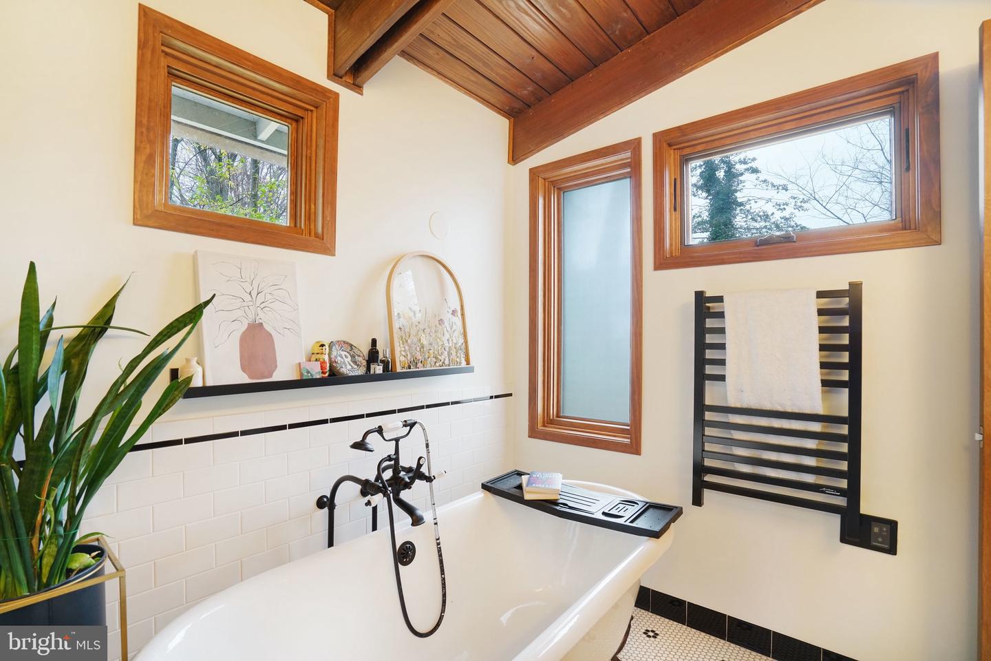 3322 ELM TER, FALLS CHURCH, Virginia 22042, 3 Bedrooms Bedrooms, ,3 BathroomsBathrooms,Residential,For sale,3322 ELM TER,VAFX2280582 MLS # VAFX2280582