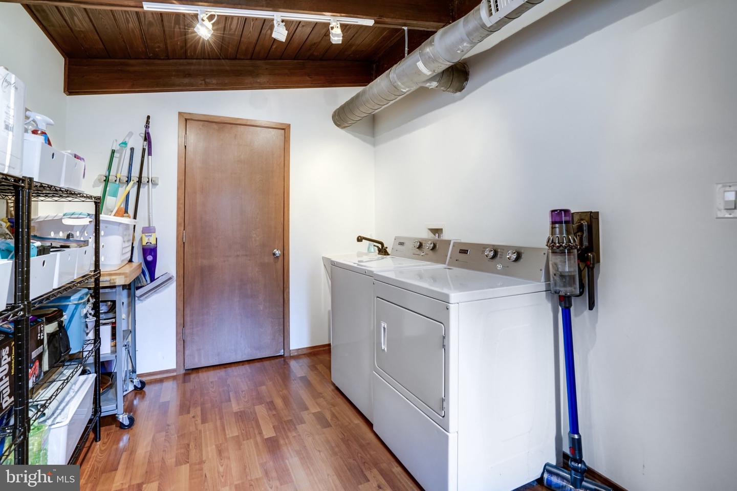 3322 ELM TER, FALLS CHURCH, Virginia 22042, 3 Bedrooms Bedrooms, ,3 BathroomsBathrooms,Residential,For sale,3322 ELM TER,VAFX2280582 MLS # VAFX2280582