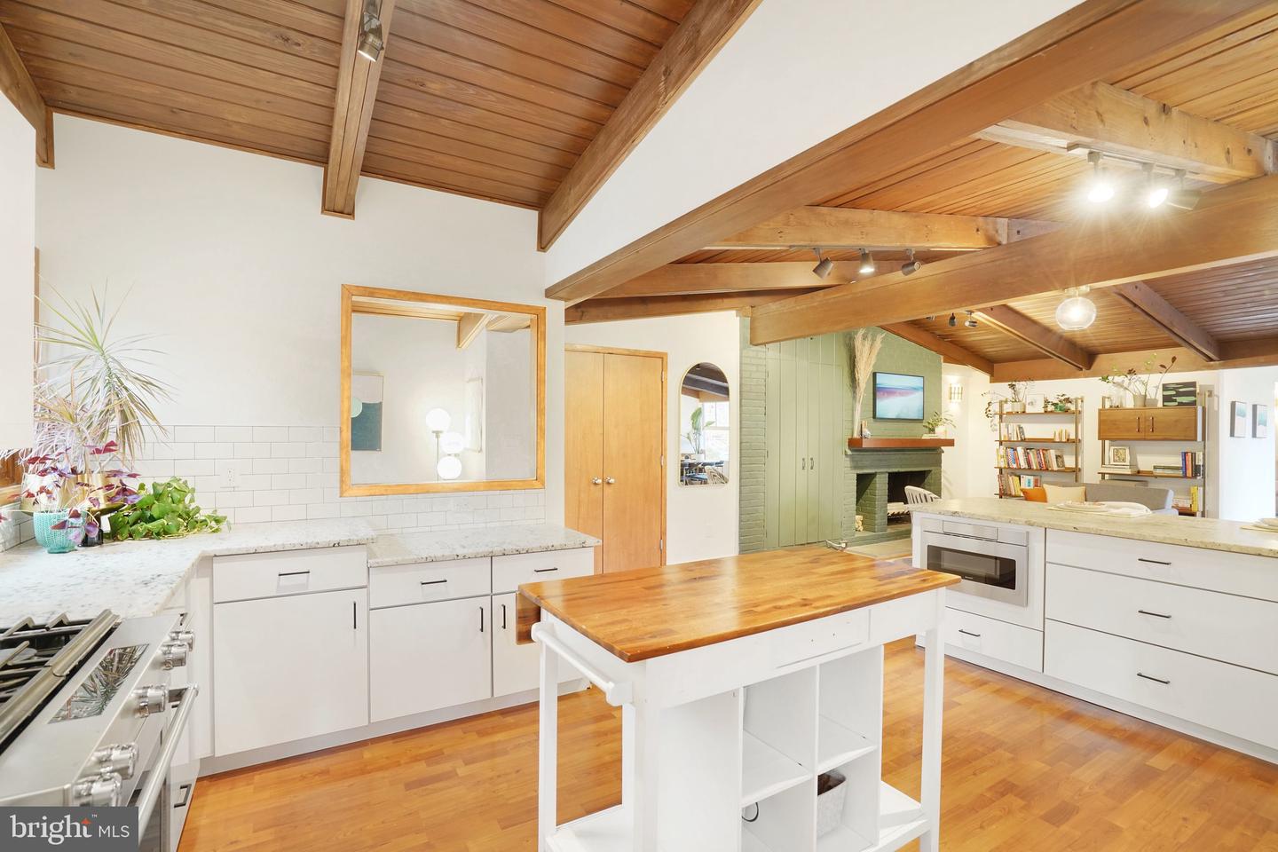 3322 ELM TER, FALLS CHURCH, Virginia 22042, 3 Bedrooms Bedrooms, ,3 BathroomsBathrooms,Residential,For sale,3322 ELM TER,VAFX2280582 MLS # VAFX2280582