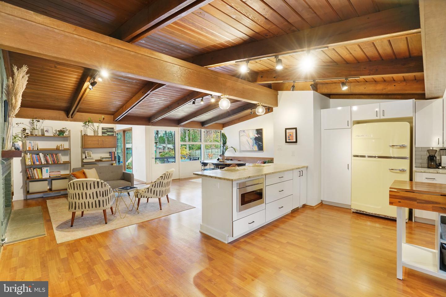 3322 ELM TER, FALLS CHURCH, Virginia 22042, 3 Bedrooms Bedrooms, ,3 BathroomsBathrooms,Residential,For sale,3322 ELM TER,VAFX2280582 MLS # VAFX2280582