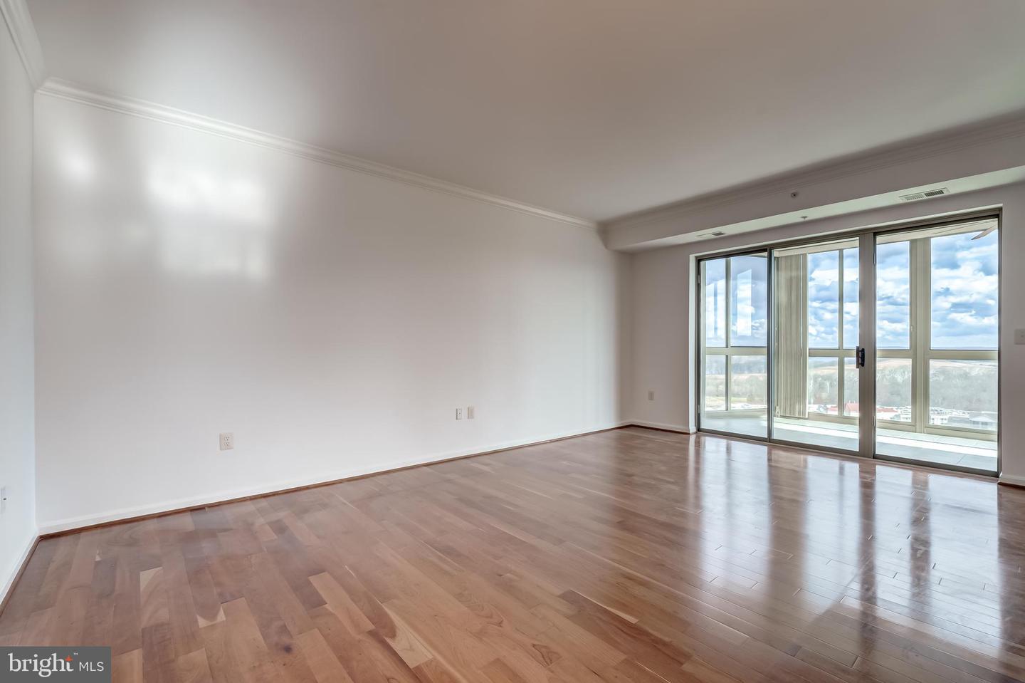 19355 CYPRESS RIDGE TER #1006, LEESBURG, Virginia 20176, 3 Bedrooms Bedrooms, ,2 BathroomsBathrooms,Residential,For sale,19355 CYPRESS RIDGE TER #1006,VALO2111740 MLS # VALO2111740 19355 CYPRESS RIDGE TER #1006, LEESBURG, Virginia 20176, 3 Bedrooms Bedrooms, ,2 BathroomsBathrooms,Residential,For sale,19355 CYPRESS RIDGE TER #1006,VALO2111740 MLS # VALO2111740