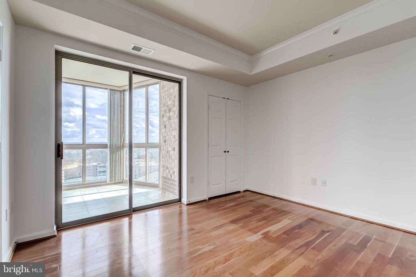 19355 CYPRESS RIDGE TER #1006, LEESBURG, Virginia 20176, 3 Bedrooms Bedrooms, ,2 BathroomsBathrooms,Residential,For sale,19355 CYPRESS RIDGE TER #1006,VALO2111740 MLS # VALO2111740 19355 CYPRESS RIDGE TER #1006, LEESBURG, Virginia 20176, 3 Bedrooms Bedrooms, ,2 BathroomsBathrooms,Residential,For sale,19355 CYPRESS RIDGE TER #1006,VALO2111740 MLS # VALO2111740