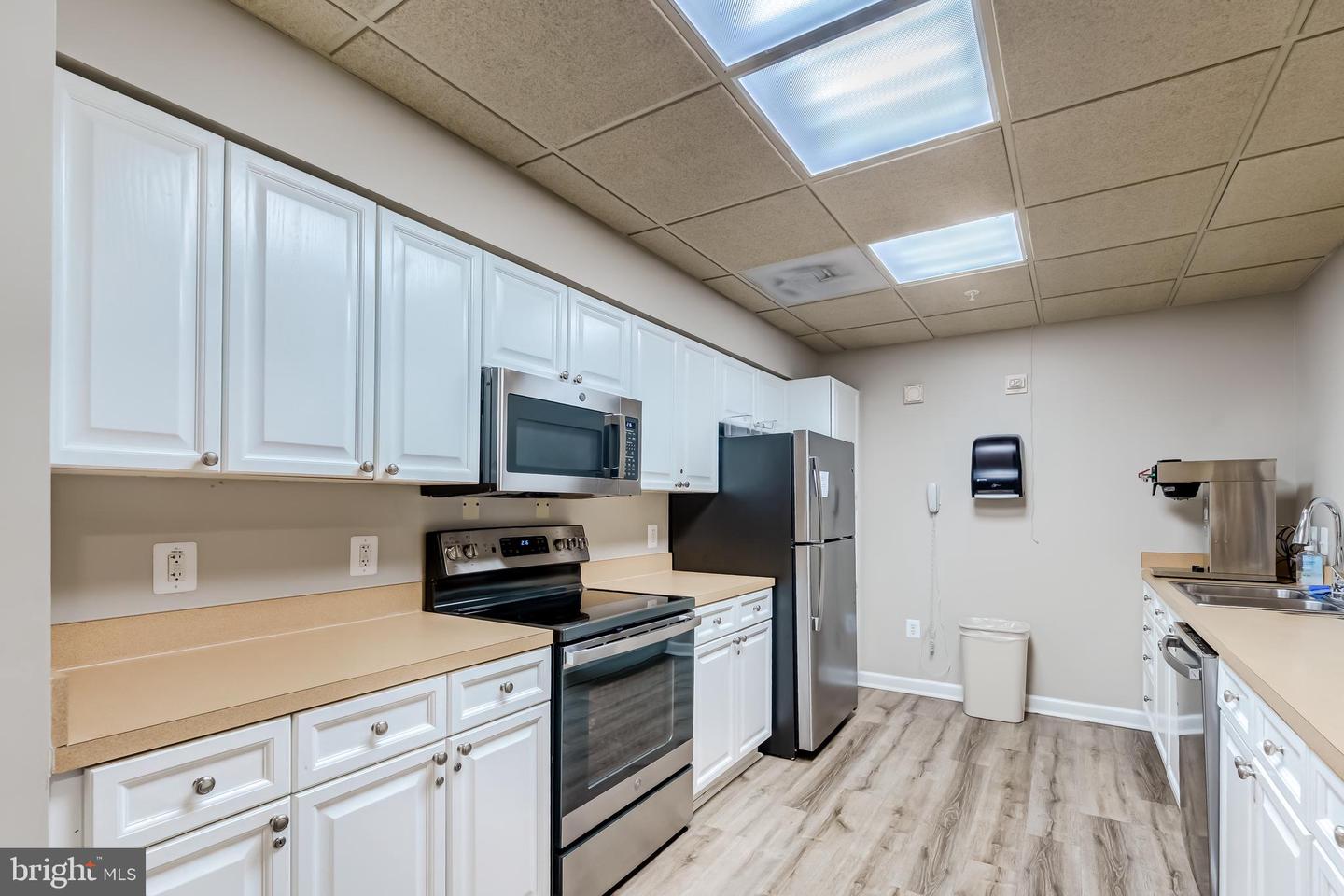 19355 CYPRESS RIDGE TER #1006, LEESBURG, Virginia 20176, 3 Bedrooms Bedrooms, ,2 BathroomsBathrooms,Residential,For sale,19355 CYPRESS RIDGE TER #1006,VALO2111740 MLS # VALO2111740 19355 CYPRESS RIDGE TER #1006, LEESBURG, Virginia 20176, 3 Bedrooms Bedrooms, ,2 BathroomsBathrooms,Residential,For sale,19355 CYPRESS RIDGE TER #1006,VALO2111740 MLS # VALO2111740