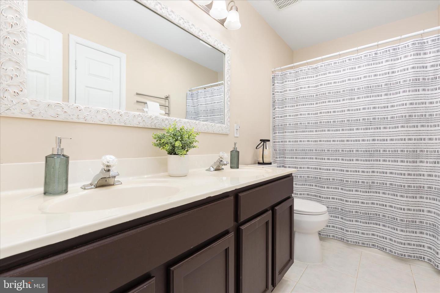 21314 LORD NELSON TER, ASHBURN, Virginia 20147, 3 Bedrooms Bedrooms, ,2 BathroomsBathrooms,Residential,For sale,21314 LORD NELSON TER,VALO2111742 MLS # VALO2111742