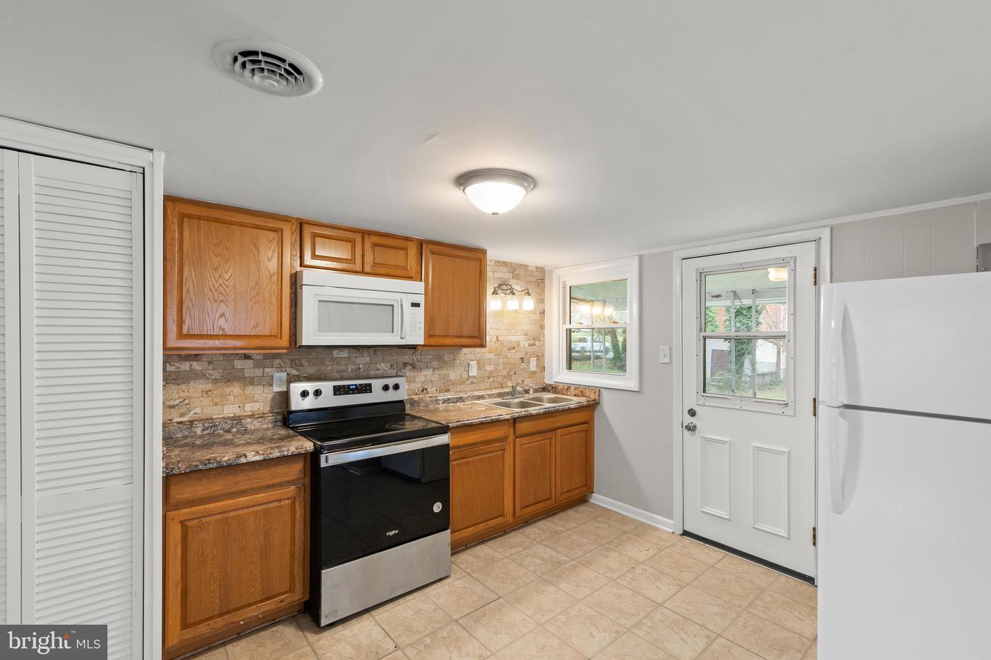 204 SHENANDOAH AVE, WINCHESTER, Virginia 22601, 2 Bedrooms Bedrooms, ,1 BathroomBathrooms,Residential,For sale,204 SHENANDOAH AVE,VAWI2009534 MLS # VAWI2009534