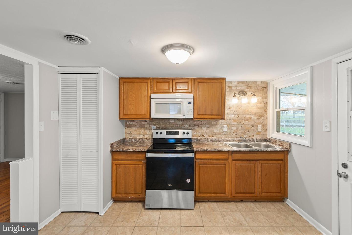 204 SHENANDOAH AVE, WINCHESTER, Virginia 22601, 2 Bedrooms Bedrooms, ,1 BathroomBathrooms,Residential,For sale,204 SHENANDOAH AVE,VAWI2009534 MLS # VAWI2009534