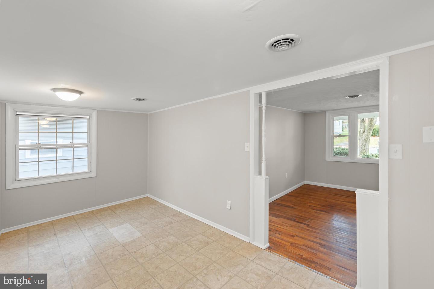 204 SHENANDOAH AVE, WINCHESTER, Virginia 22601, 2 Bedrooms Bedrooms, ,1 BathroomBathrooms,Residential,For sale,204 SHENANDOAH AVE,VAWI2009534 MLS # VAWI2009534