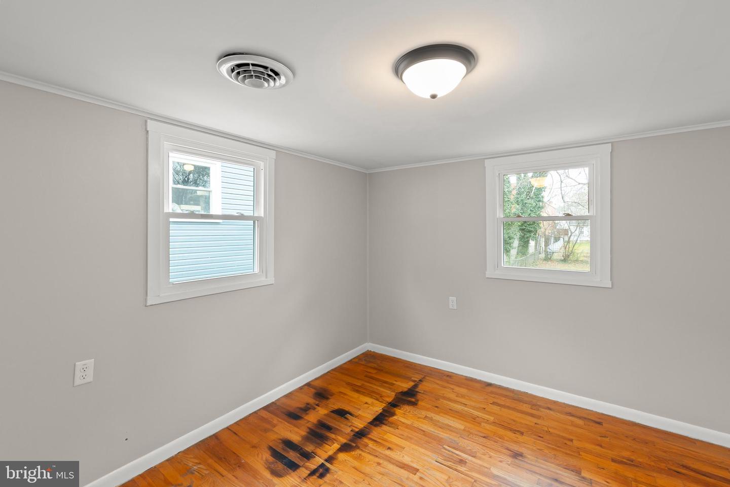 204 SHENANDOAH AVE, WINCHESTER, Virginia 22601, 2 Bedrooms Bedrooms, ,1 BathroomBathrooms,Residential,For sale,204 SHENANDOAH AVE,VAWI2009534 MLS # VAWI2009534