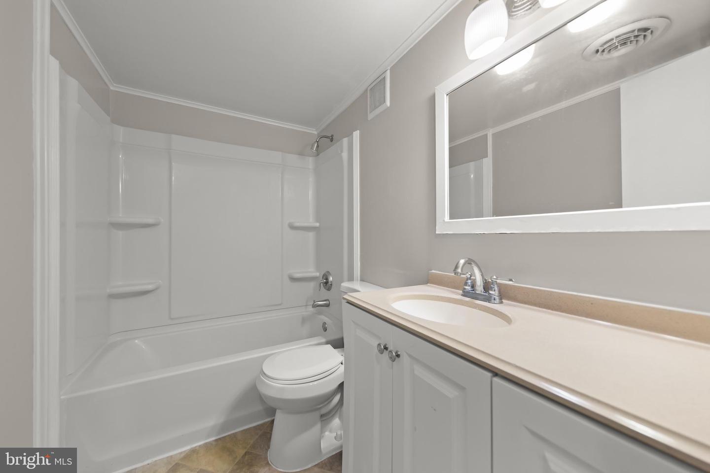 204 SHENANDOAH AVE, WINCHESTER, Virginia 22601, 2 Bedrooms Bedrooms, ,1 BathroomBathrooms,Residential,For sale,204 SHENANDOAH AVE,VAWI2009534 MLS # VAWI2009534