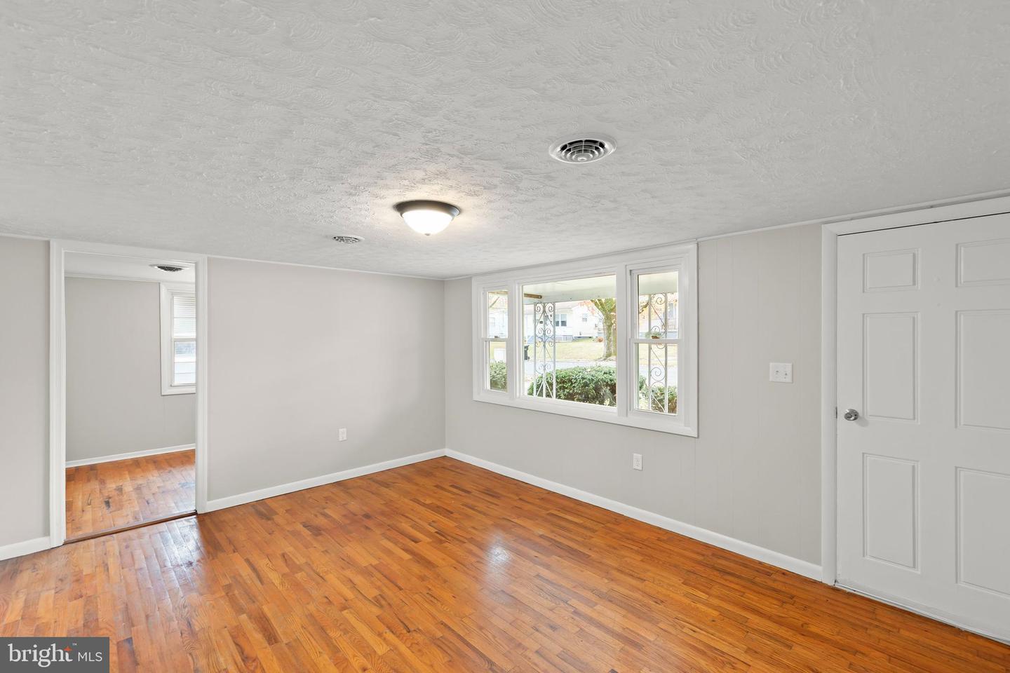 204 SHENANDOAH AVE, WINCHESTER, Virginia 22601, 2 Bedrooms Bedrooms, ,1 BathroomBathrooms,Residential,For sale,204 SHENANDOAH AVE,VAWI2009534 MLS # VAWI2009534