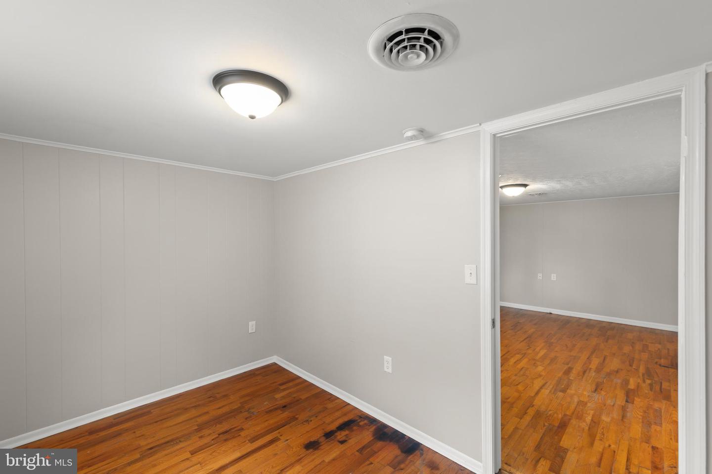 204 SHENANDOAH AVE, WINCHESTER, Virginia 22601, 2 Bedrooms Bedrooms, ,1 BathroomBathrooms,Residential,For sale,204 SHENANDOAH AVE,VAWI2009534 MLS # VAWI2009534