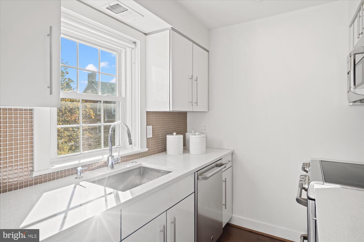 3361 S WAKEFIELD ST #B1, ARLINGTON, Virginia 22206, 3 Bedrooms Bedrooms, ,2 BathroomsBathrooms,Residential,For sale,3361 S WAKEFIELD ST #B1,VAAR2066484 MLS # VAAR2066484 3361 S WAKEFIELD ST #B1, ARLINGTON, Virginia 22206, 3 Bedrooms Bedrooms, ,2 BathroomsBathrooms,Residential,For sale,3361 S WAKEFIELD ST #B1,VAAR2066484 MLS # VAAR2066484