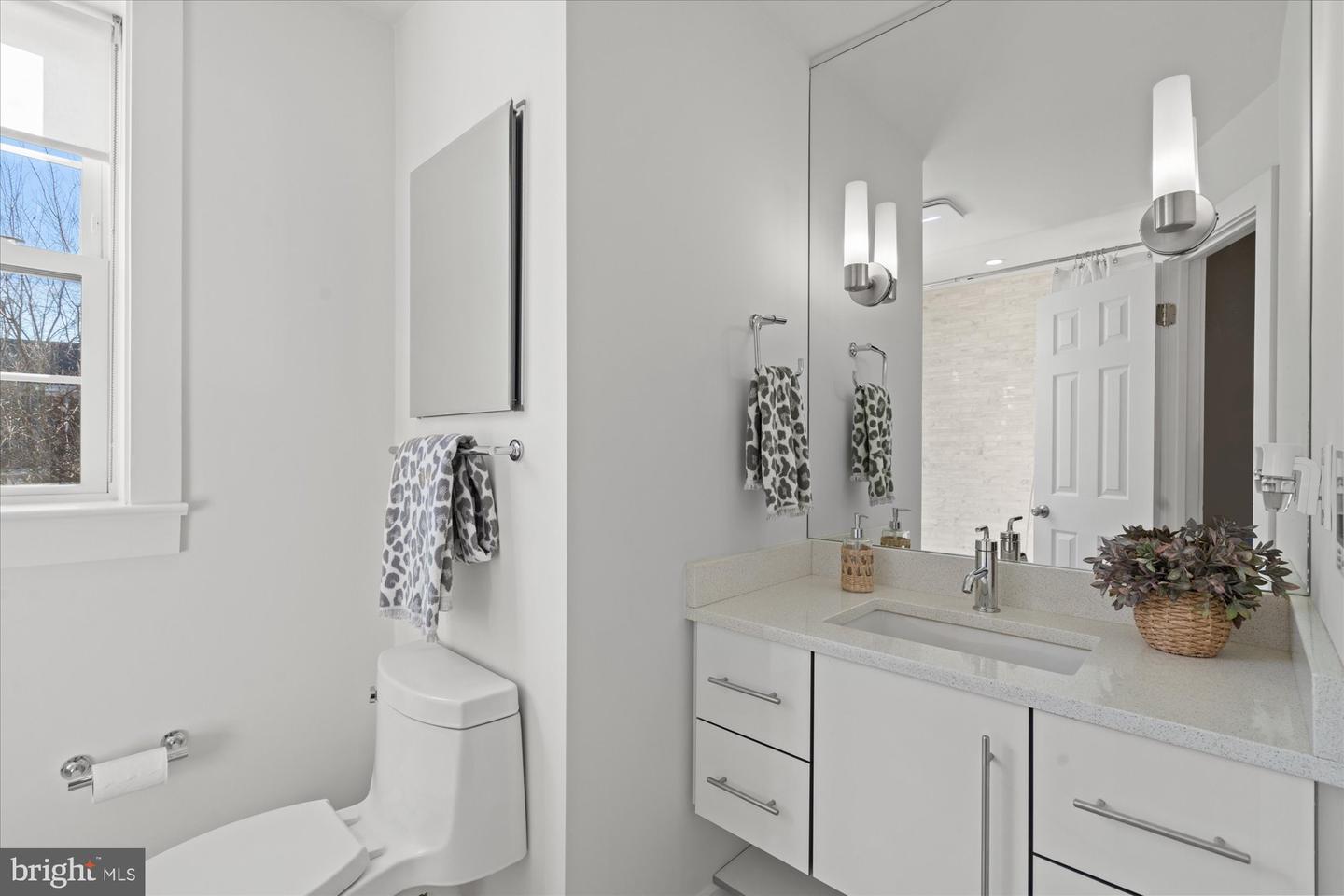 3361 S WAKEFIELD ST #B1, ARLINGTON, Virginia 22206, 3 Bedrooms Bedrooms, ,2 BathroomsBathrooms,Residential,For sale,3361 S WAKEFIELD ST #B1,VAAR2066484 MLS # VAAR2066484 3361 S WAKEFIELD ST #B1, ARLINGTON, Virginia 22206, 3 Bedrooms Bedrooms, ,2 BathroomsBathrooms,Residential,For sale,3361 S WAKEFIELD ST #B1,VAAR2066484 MLS # VAAR2066484