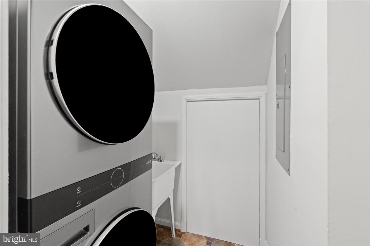 3361 S WAKEFIELD ST #B1, ARLINGTON, Virginia 22206, 3 Bedrooms Bedrooms, ,2 BathroomsBathrooms,Residential,For sale,3361 S WAKEFIELD ST #B1,VAAR2066484 MLS # VAAR2066484 3361 S WAKEFIELD ST #B1, ARLINGTON, Virginia 22206, 3 Bedrooms Bedrooms, ,2 BathroomsBathrooms,Residential,For sale,3361 S WAKEFIELD ST #B1,VAAR2066484 MLS # VAAR2066484