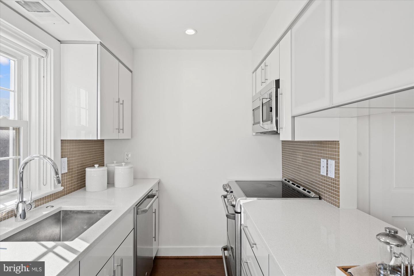 3361 S WAKEFIELD ST #B1, ARLINGTON, Virginia 22206, 3 Bedrooms Bedrooms, ,2 BathroomsBathrooms,Residential,For sale,3361 S WAKEFIELD ST #B1,VAAR2066484 MLS # VAAR2066484 3361 S WAKEFIELD ST #B1, ARLINGTON, Virginia 22206, 3 Bedrooms Bedrooms, ,2 BathroomsBathrooms,Residential,For sale,3361 S WAKEFIELD ST #B1,VAAR2066484 MLS # VAAR2066484