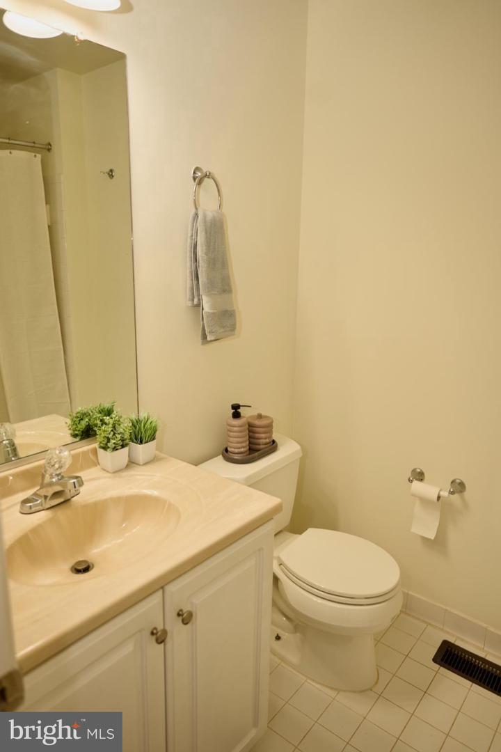 7701 HAYNES POINT WAY #1909, ALEXANDRIA, Virginia 22315, 2 Bedrooms Bedrooms, 9 Rooms Rooms,2 BathroomsBathrooms,Residential,For sale,7701 HAYNES POINT WAY #1909,VAFX2280742 MLS # VAFX2280742