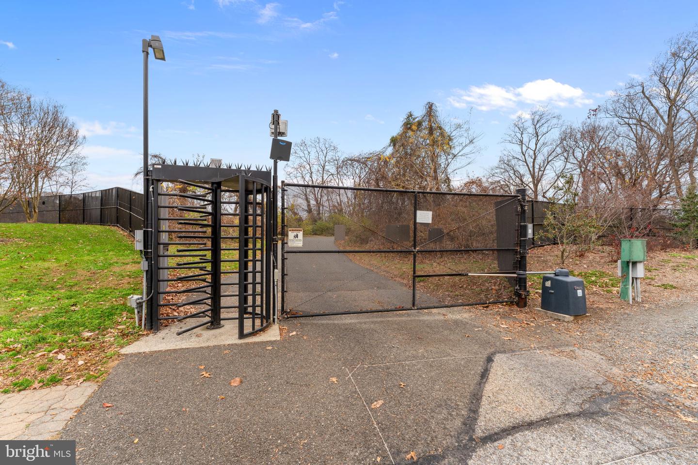 5901 MOUNT EAGLE DR #1116, ALEXANDRIA, Virginia 22303, 2 Bedrooms Bedrooms, ,2 BathroomsBathrooms,Residential,For sale,5901 MOUNT EAGLE DR #1116,VAFX2280414 MLS # VAFX2280414