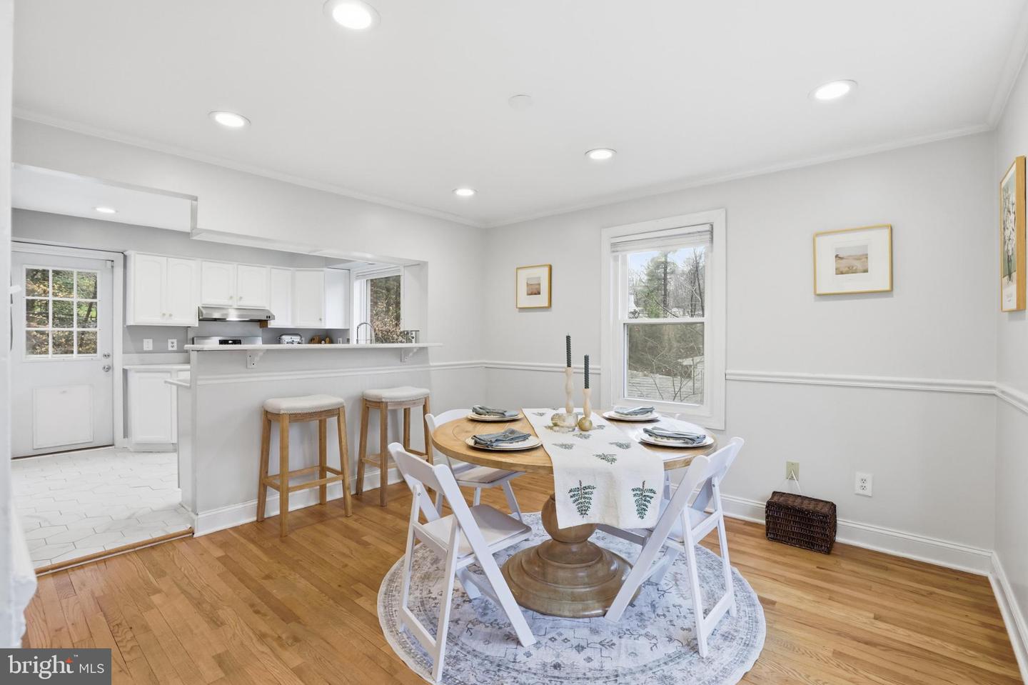 6539 OAKWOOD DR, FALLS CHURCH, Virginia 22041, 4 Bedrooms Bedrooms, 12 Rooms Rooms,2 BathroomsBathrooms,Residential,For sale,6539 OAKWOOD DR,VAFX2280744 MLS # VAFX2280744