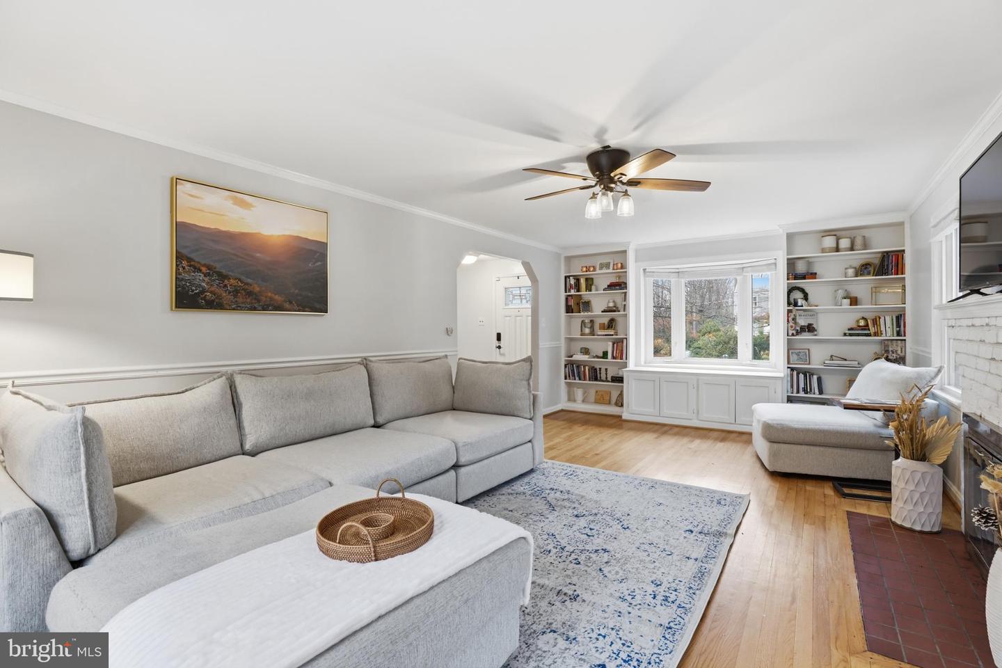 6539 OAKWOOD DR, FALLS CHURCH, Virginia 22041, 4 Bedrooms Bedrooms, 12 Rooms Rooms,2 BathroomsBathrooms,Residential,For sale,6539 OAKWOOD DR,VAFX2280744 MLS # VAFX2280744