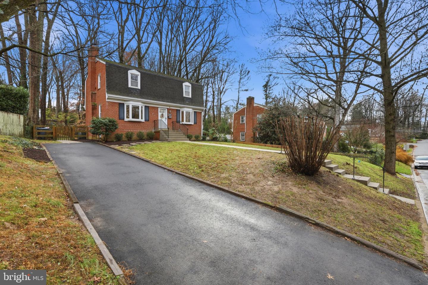 6539 OAKWOOD DR, FALLS CHURCH, Virginia 22041, 4 Bedrooms Bedrooms, 12 Rooms Rooms,2 BathroomsBathrooms,Residential,For sale,6539 OAKWOOD DR,VAFX2280744 MLS # VAFX2280744