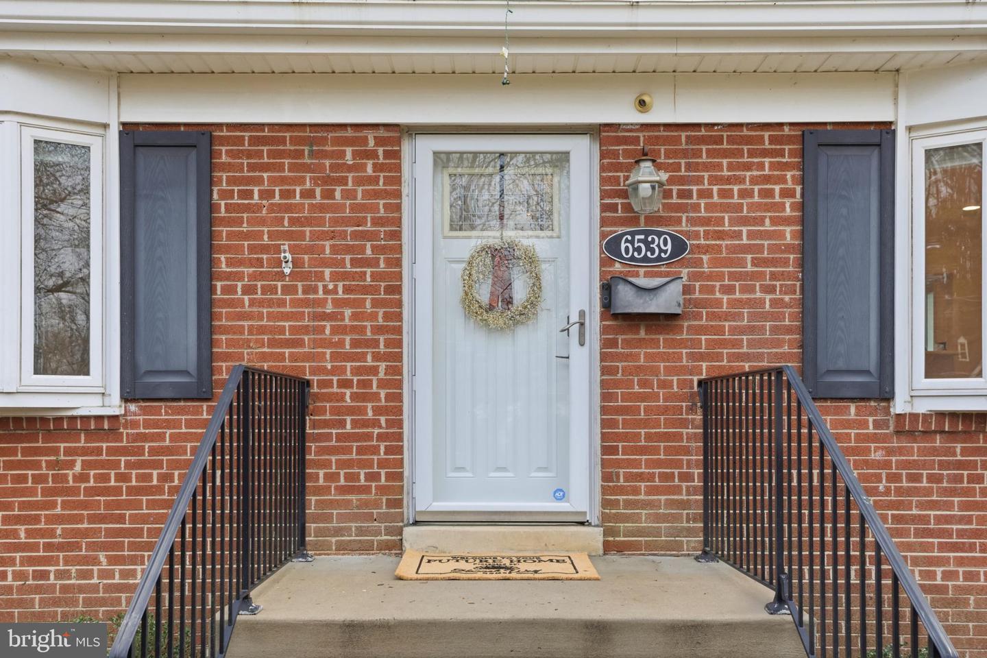 6539 OAKWOOD DR, FALLS CHURCH, Virginia 22041, 4 Bedrooms Bedrooms, 12 Rooms Rooms,2 BathroomsBathrooms,Residential,For sale,6539 OAKWOOD DR,VAFX2280744 MLS # VAFX2280744