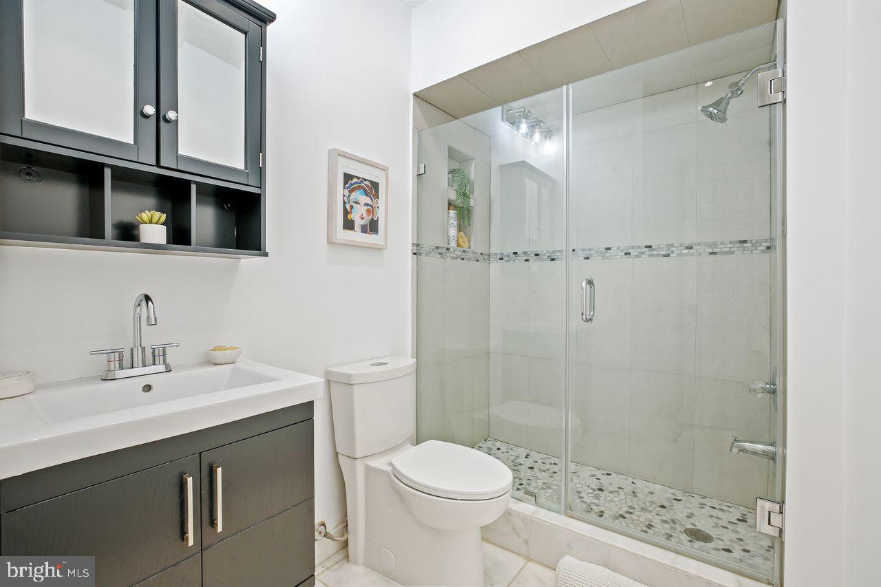 1124 G ST NE, WASHINGTON, District Of Columbia 20002, 4 Bedrooms Bedrooms, 8 Rooms Rooms,3 BathroomsBathrooms,Residential,For sale,1124 G ST NE,DCDC2233634 MLS # DCDC2233634