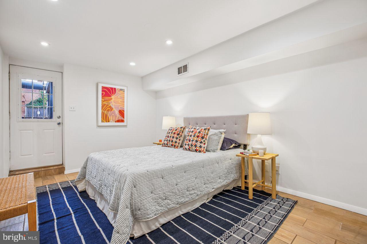 1124 G ST NE, WASHINGTON, District Of Columbia 20002, 4 Bedrooms Bedrooms, 8 Rooms Rooms,3 BathroomsBathrooms,Residential,For sale,1124 G ST NE,DCDC2233634 MLS # DCDC2233634