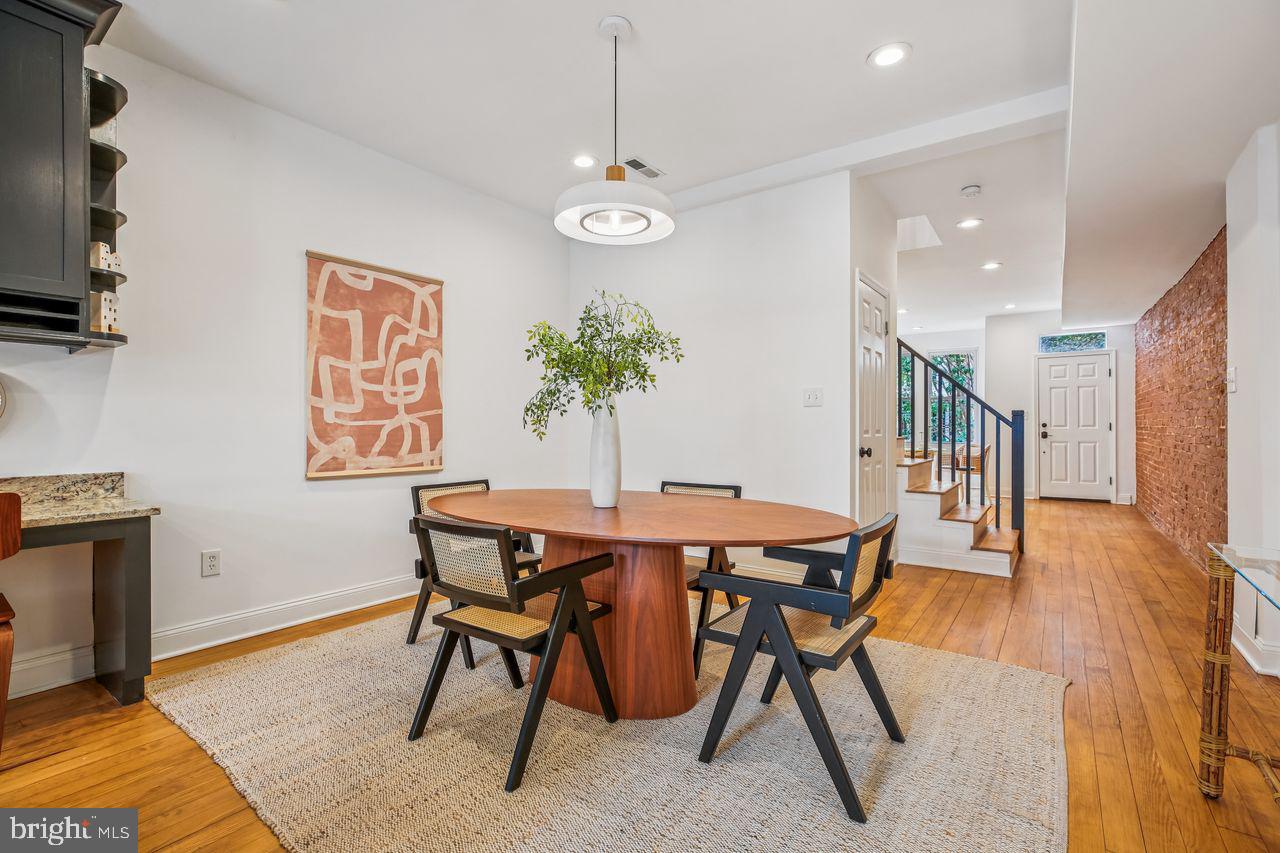 1124 G ST NE, WASHINGTON, District Of Columbia 20002, 4 Bedrooms Bedrooms, 8 Rooms Rooms,3 BathroomsBathrooms,Residential,For sale,1124 G ST NE,DCDC2233634 MLS # DCDC2233634