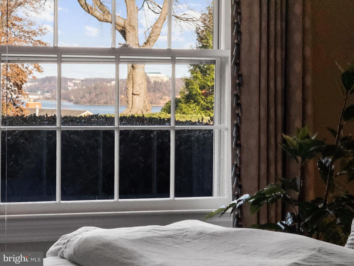 1101 GATEWOOD DR, ALEXANDRIA, Virginia 22307, 3 Bedrooms Bedrooms, ,3 BathroomsBathrooms,Residential,For sale,1101 GATEWOOD DR,VAFX2281292 MLS # VAFX2281292