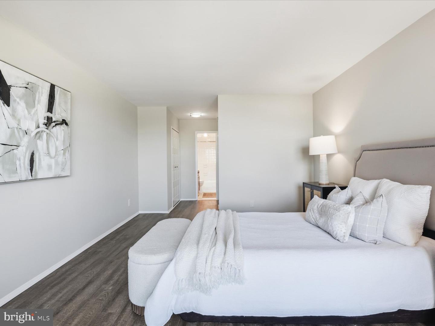 1800 OLD MEADOW RD #1017, MCLEAN, Virginia 22102, 2 Bedrooms Bedrooms, ,2 BathroomsBathrooms,Residential,For sale,1800 OLD MEADOW RD #1017,VAFX2280842 MLS # VAFX2280842