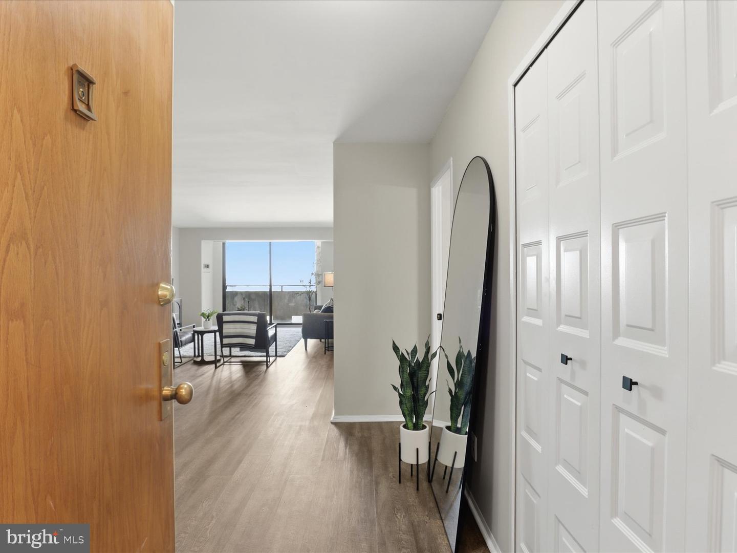 1800 OLD MEADOW RD #1017, MCLEAN, Virginia 22102, 2 Bedrooms Bedrooms, ,2 BathroomsBathrooms,Residential,For sale,1800 OLD MEADOW RD #1017,VAFX2280842 MLS # VAFX2280842