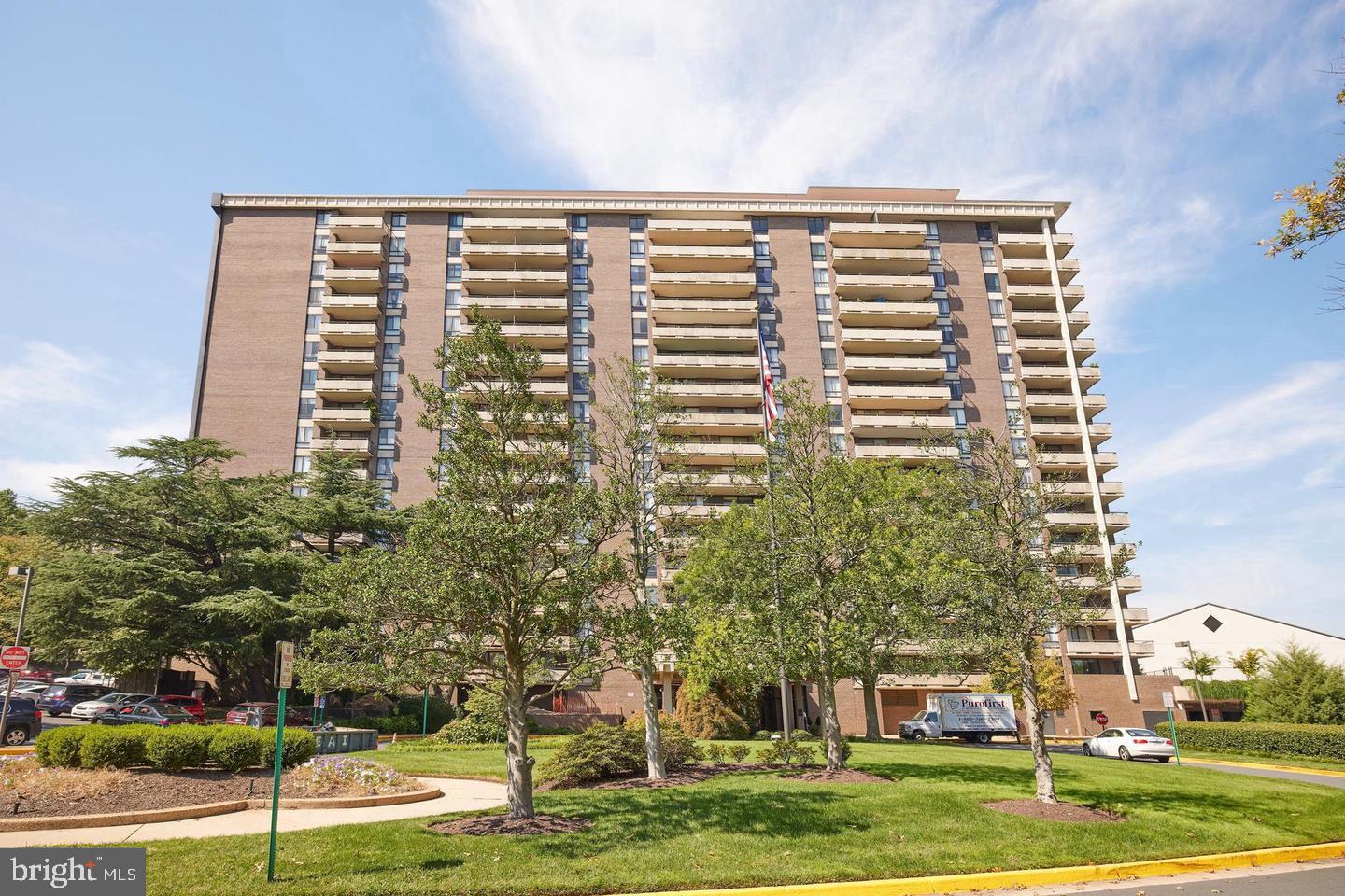 1800 OLD MEADOW RD #1017, MCLEAN, Virginia 22102, 2 Bedrooms Bedrooms, ,2 BathroomsBathrooms,Residential,For sale,1800 OLD MEADOW RD #1017,VAFX2280842 MLS # VAFX2280842