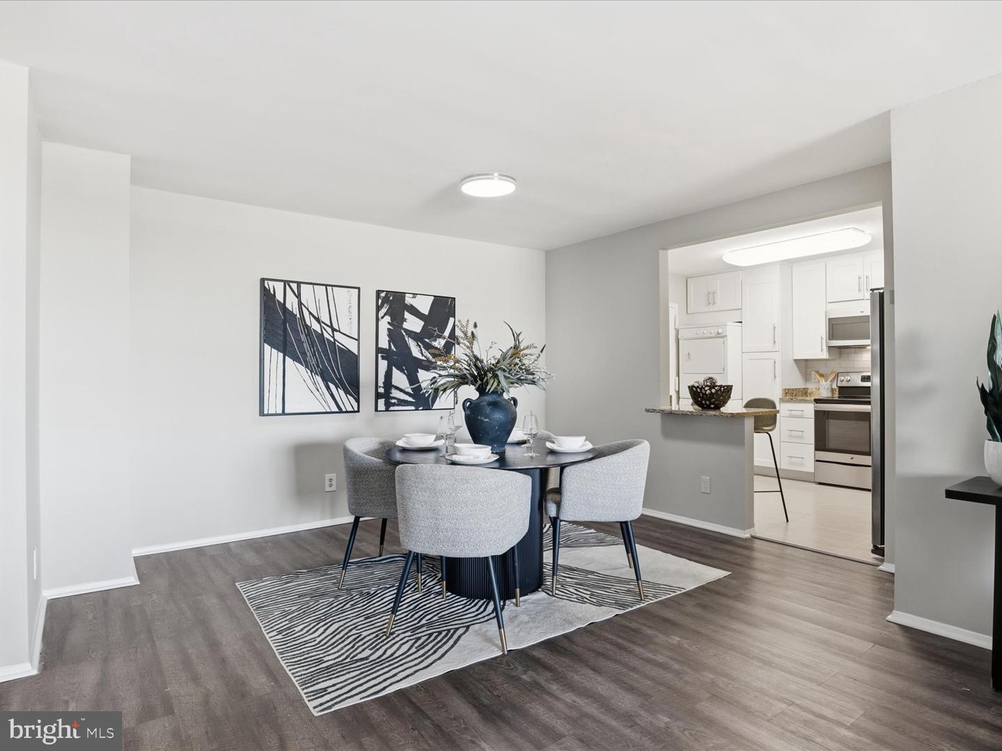 1800 OLD MEADOW RD #1017, MCLEAN, Virginia 22102, 2 Bedrooms Bedrooms, ,2 BathroomsBathrooms,Residential,For sale,1800 OLD MEADOW RD #1017,VAFX2280842 MLS # VAFX2280842