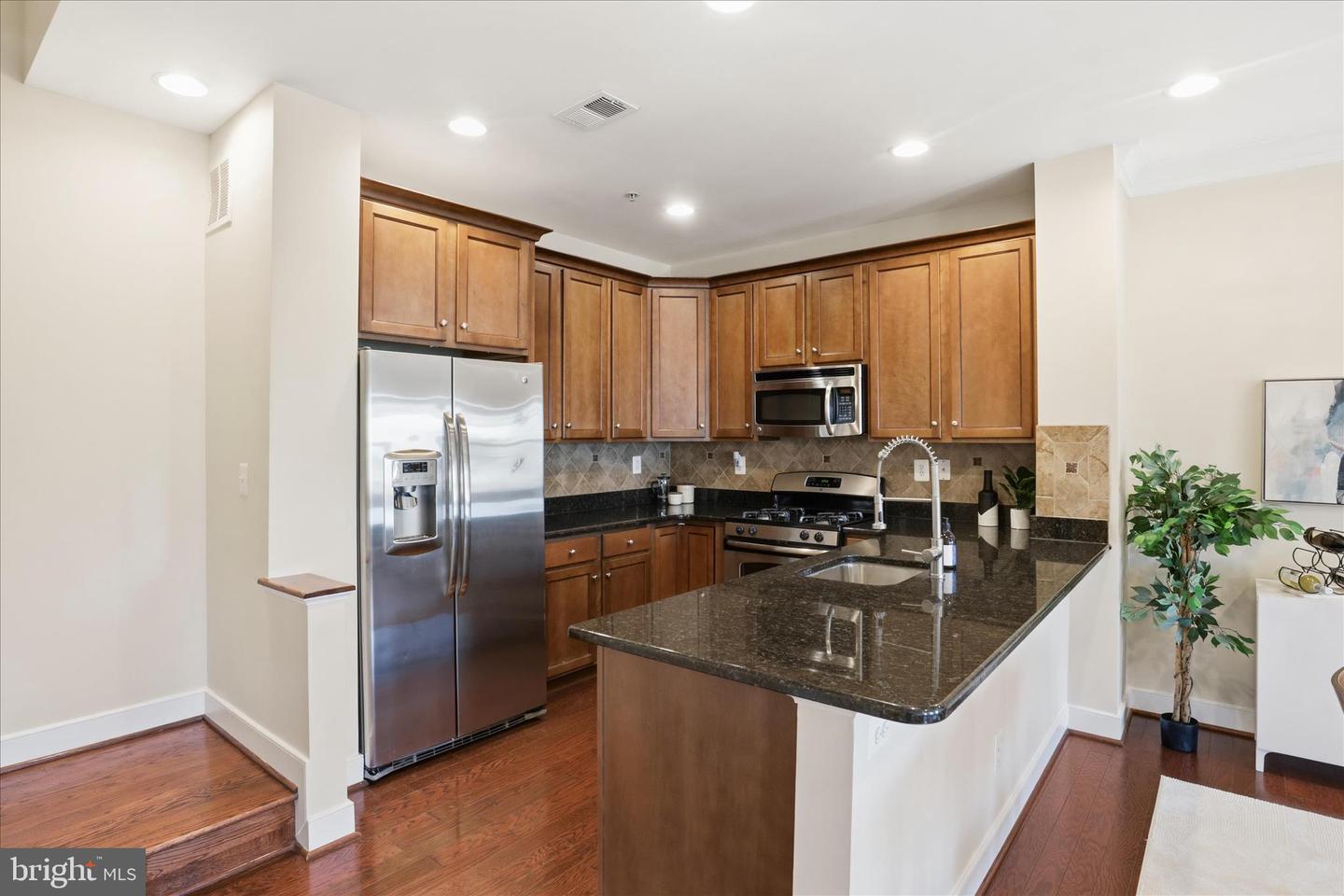 3941 OLD DOMINION BLVD, ALEXANDRIA, Virginia 22305, 3 Bedrooms Bedrooms, 6 Rooms Rooms,2 BathroomsBathrooms,Residential,For sale,3941 OLD DOMINION BLVD,VAAX2052130 MLS # VAAX2052130