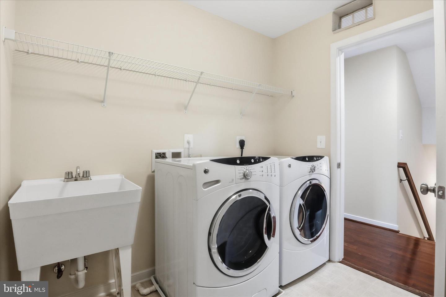 3941 OLD DOMINION BLVD, ALEXANDRIA, Virginia 22305, 3 Bedrooms Bedrooms, 6 Rooms Rooms,2 BathroomsBathrooms,Residential,For sale,3941 OLD DOMINION BLVD,VAAX2052130 MLS # VAAX2052130