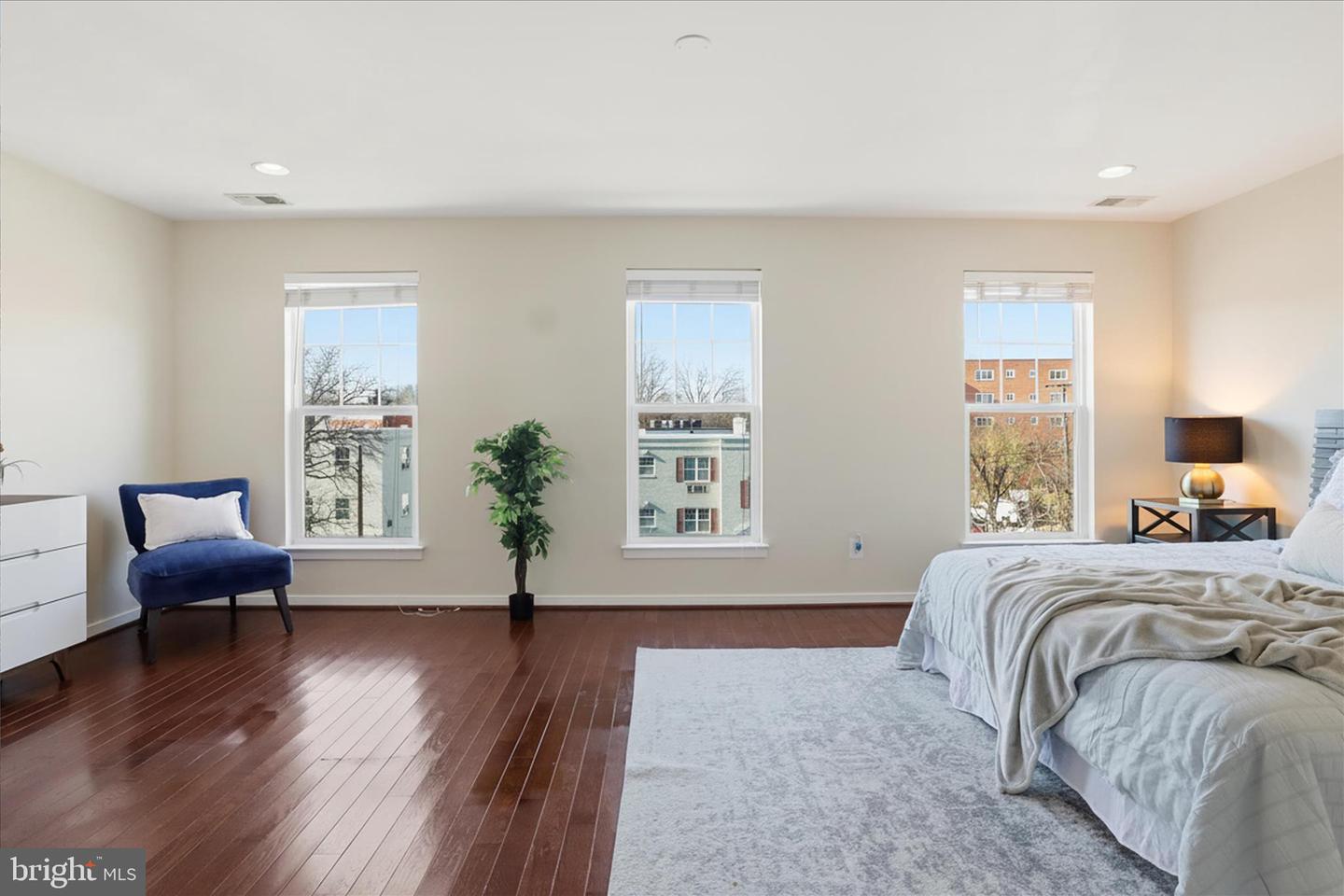 3941 OLD DOMINION BLVD, ALEXANDRIA, Virginia 22305, 3 Bedrooms Bedrooms, 6 Rooms Rooms,2 BathroomsBathrooms,Residential,For sale,3941 OLD DOMINION BLVD,VAAX2052130 MLS # VAAX2052130