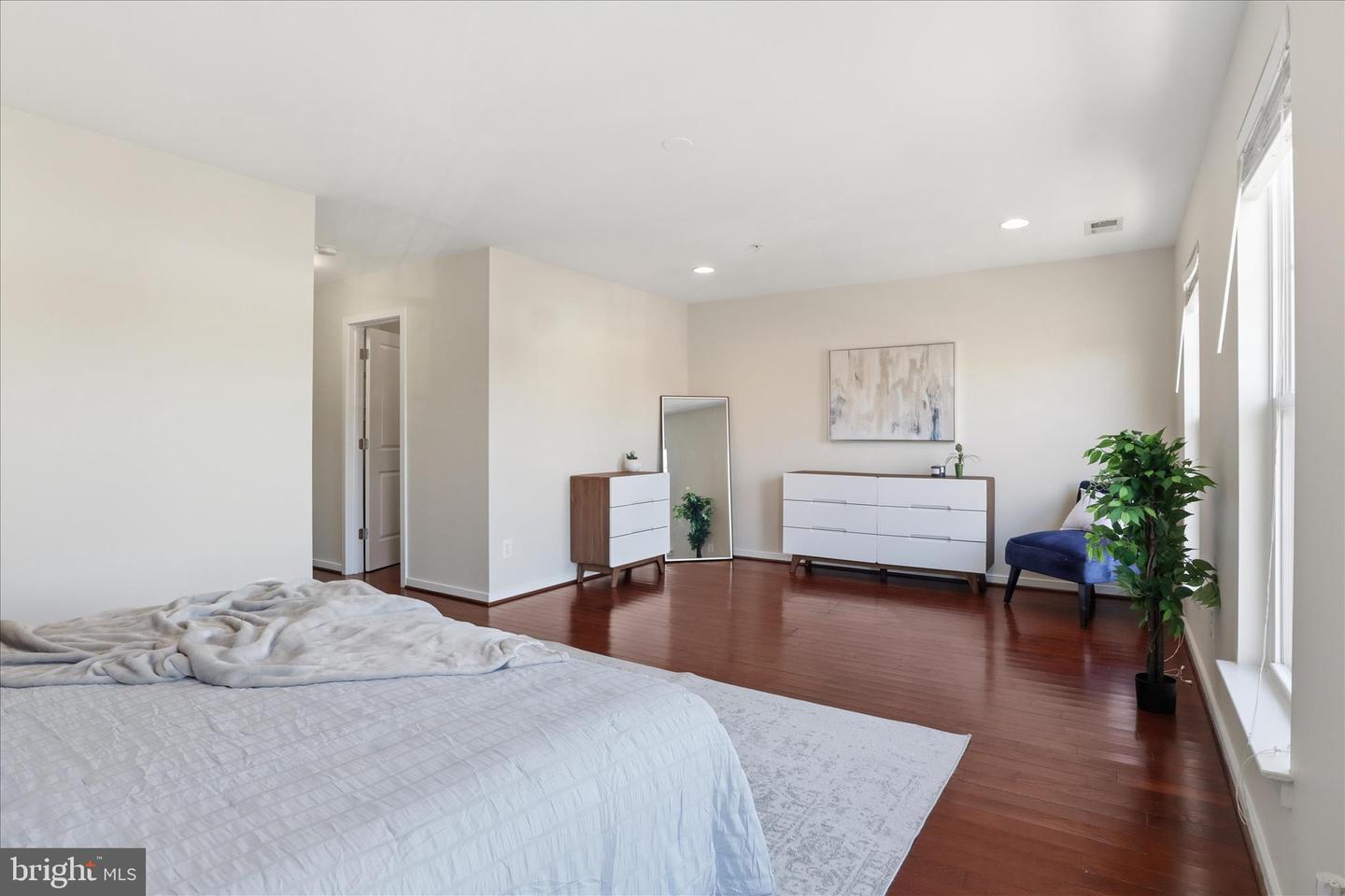 3941 OLD DOMINION BLVD, ALEXANDRIA, Virginia 22305, 3 Bedrooms Bedrooms, 6 Rooms Rooms,2 BathroomsBathrooms,Residential,For sale,3941 OLD DOMINION BLVD,VAAX2052130 MLS # VAAX2052130